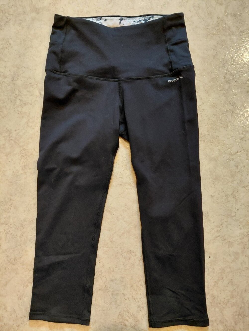 Dragon Fit Yoga Capri Pants Size Small